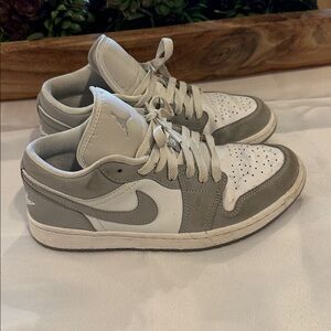 Nike Air Jordan 1 Low Women's‎ Shoes size 8 gray